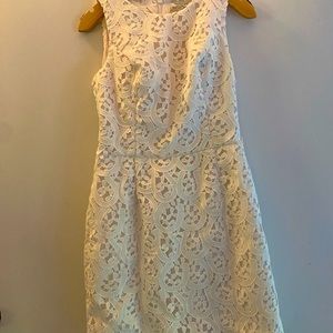 Beautiful Vineyard Vines dress.